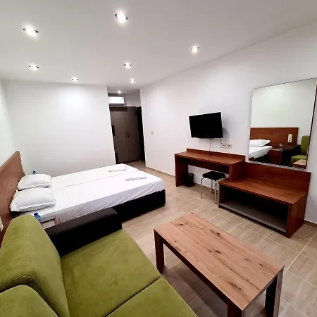 Family Serenity Palace Hotell *