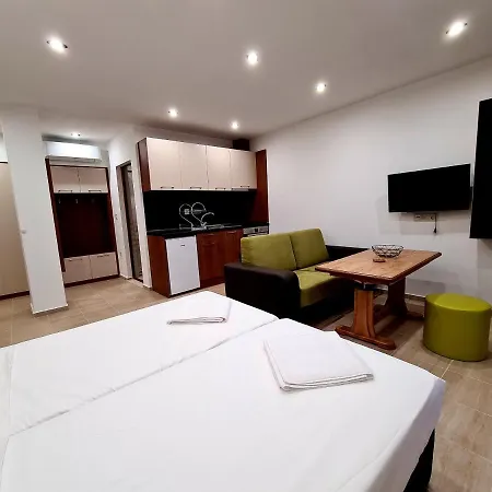 Family Serenity Palace Hotell *