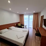 Family Serenity Palace *