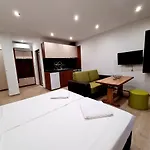 Family Serenity Palace Хотел *
